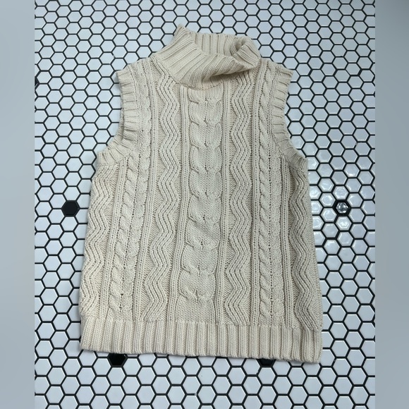 Ann Taylor sleeveless sweater size small - Picture 1 of 3